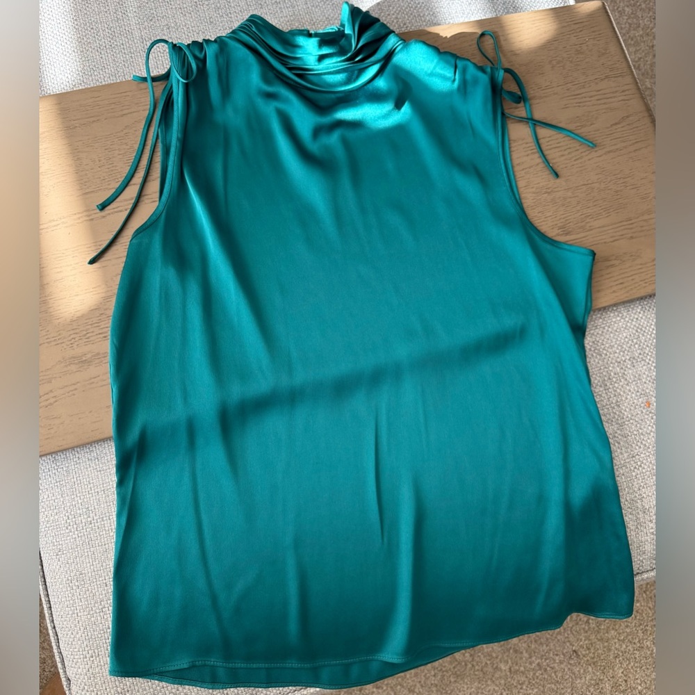 White House Black Market Turquoise Sleeveless Blouse
